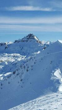 Les Aiguilles de Chabrieres depuis La Fourches Les Aiguilles de Chabrieres depuis La Fourches